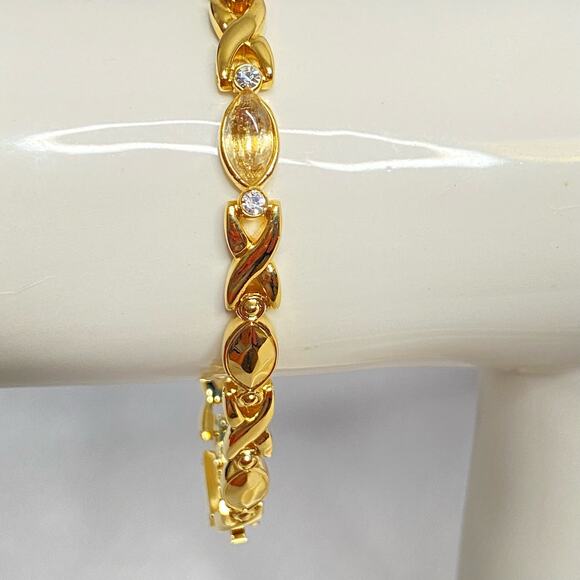 XO Bracelet Gold Tone Chain Links With Clear Round And Oval Stones Folding Clasp - Picture 2 of 10